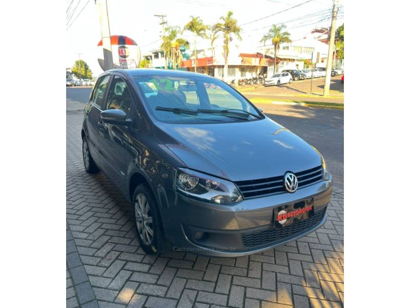 VOLKSWAGEN - FOX - 2012/2012 - Cinza - R$ 34.900,00