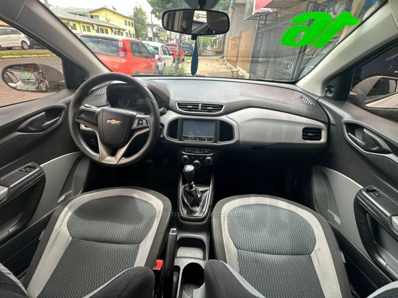 CHEVROLET - ONIX - 2016/2016 - Branca - R$ 49.900,00
