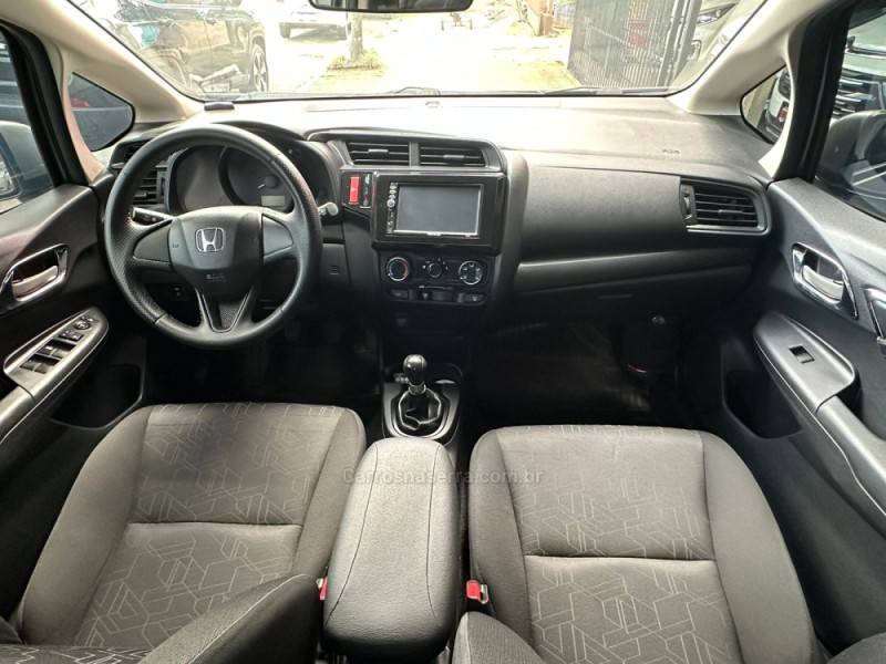 HONDA - FIT - 2014/2015 - Cinza - R$ 63.900,00