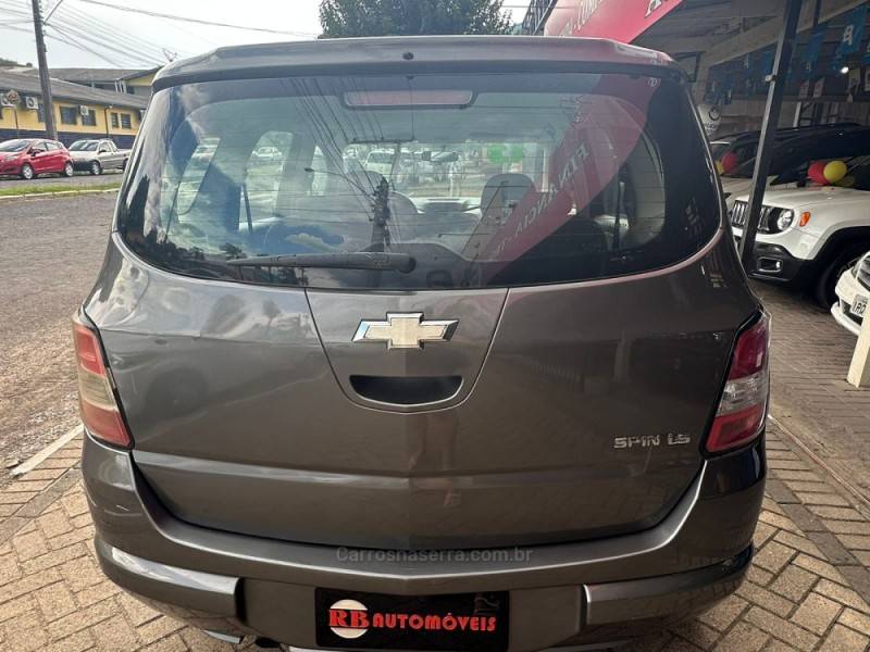 CHEVROLET - SPIN - 2013/2013 - Cinza - R$ 40.900,00