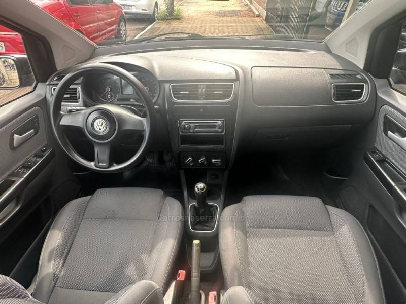 VOLKSWAGEN - FOX - 2011/2011 - Preta - R$ 34.900,00