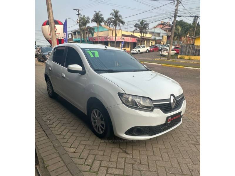 RENAULT - SANDERO - 2017/2017 - Branca - R$ 43.900,00