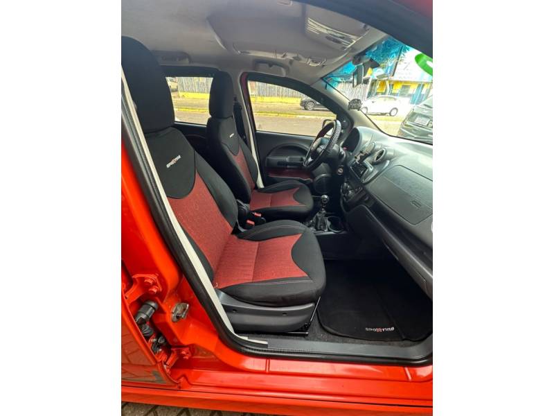 FIAT - UNO - 2011/2012 - Laranja - R$ 37.900,00