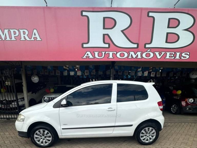 VOLKSWAGEN - FOX - 2008/2008 - Branca - R$ 25.900,00