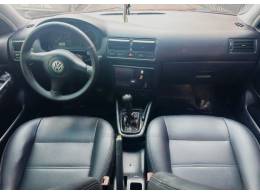 VOLKSWAGEN - GOLF - 2002/2002 - Vermelha - R$ 27.900,00