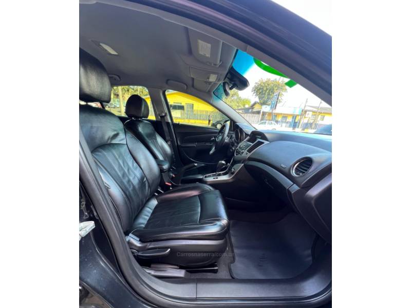 CHEVROLET - CRUZE - 2012/2012 - Preta - R$ 56.900,00