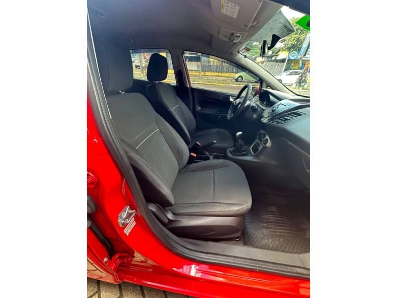 FORD - FIESTA - 2017/2017 - Vermelha - R$ 53.900,00