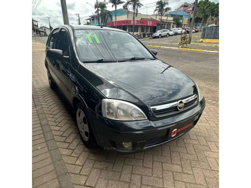 CHEVROLET - CORSA - 2011/2011 - Verde - R$ 35.900,00
