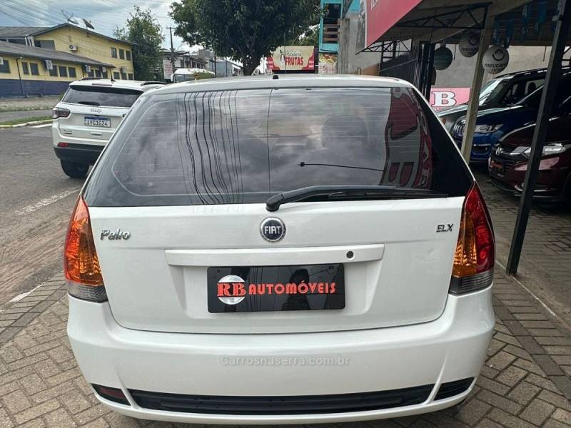 FIAT - PALIO - 2005/2005 - Branca - R$ 25.900,00
