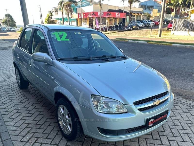 CHEVROLET - CLASSIC - 2012/2012 - Prata - R$ 27.900,00