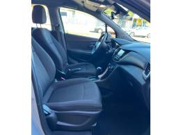 CHEVROLET - TRACKER - 2018/2019 - Prata - R$ 87.900,00