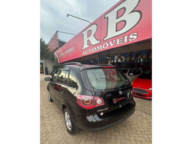 VOLKSWAGEN - SPACEFOX - 2008/2008 - Preta - R$ 35.900,00