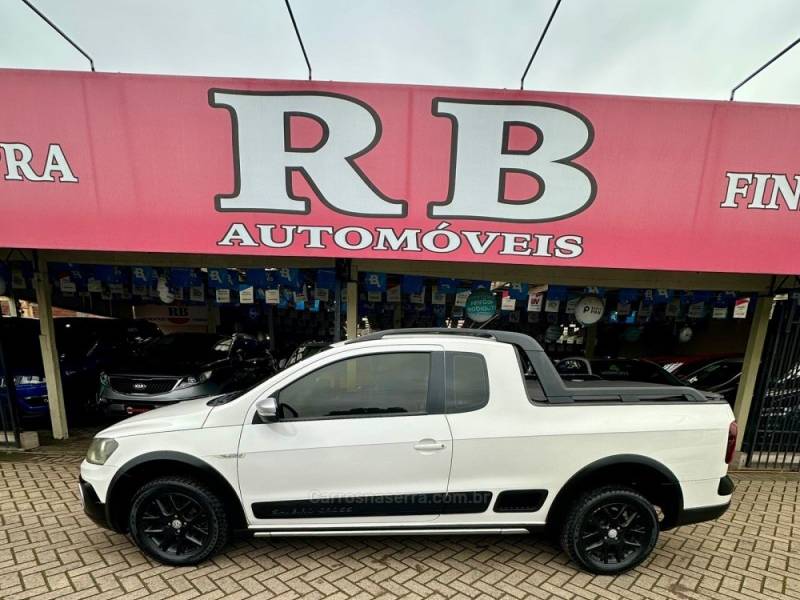 VOLKSWAGEN - SAVEIRO - 2014/2014 - Branca - R$ 67.900,00