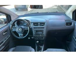 VOLKSWAGEN - CROSSFOX - 2014/2014 - Vermelha - R$ 46.900,00