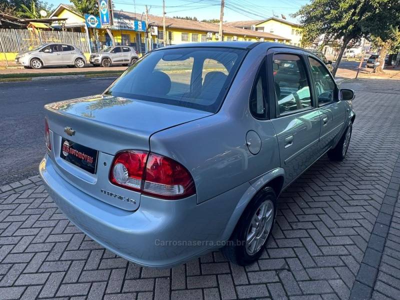 CHEVROLET - CLASSIC - 2012/2012 - Prata - R$ 27.900,00