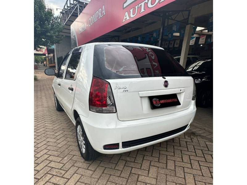 FIAT - PALIO - 2015/2015 - Branca - R$ 37.900,00