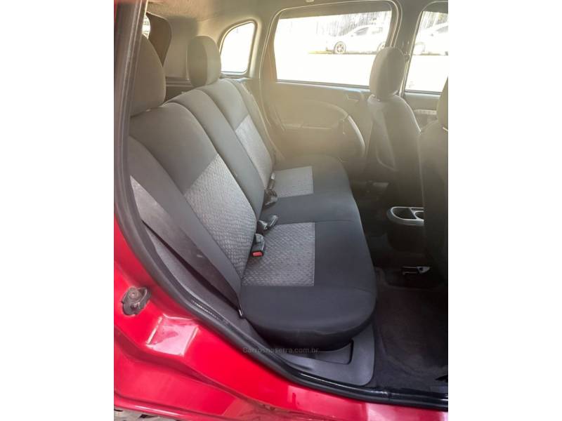 FORD - FIESTA - 2014/2014 - Vermelha - R$ 35.900,00