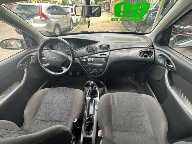 FORD - FOCUS - 2009/2009 - Prata - R$ 27.900,00