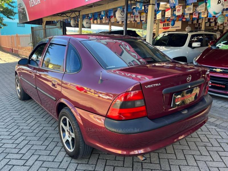 CHEVROLET - VECTRA - 1997/1997 - Vermelha - R$ 17.900,00