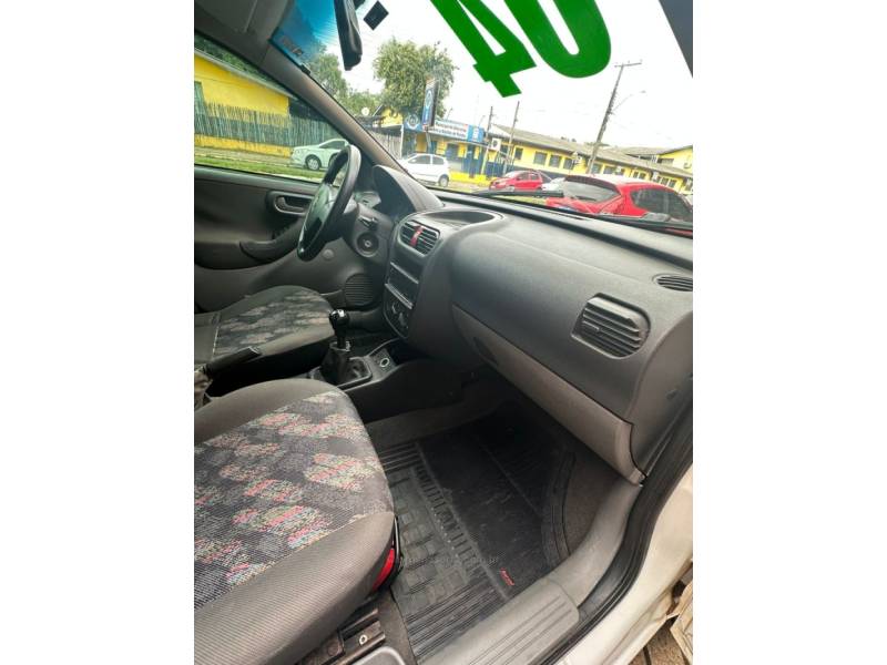 CHEVROLET - CORSA - 2004/2004 - Branca - R$ 19.900,00