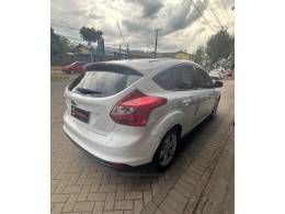 FORD - FOCUS - 2015/2015 - Branca - R$ 55.900,00