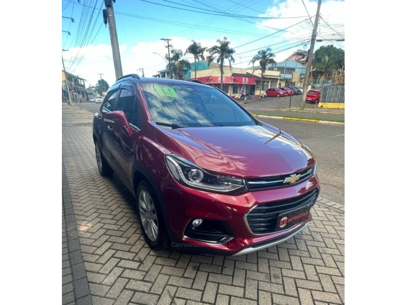CHEVROLET - TRACKER - 2019/2019 - Vermelha - R$ 96.900,00