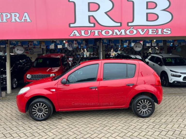 RENAULT - SANDERO - 2009/2010 - Vermelha - R$ 23.900,00