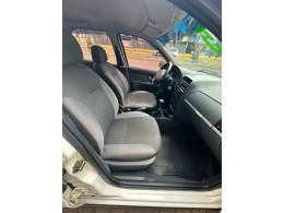 FIAT - PALIO - 2005/2005 - Branca - R$ 25.900,00