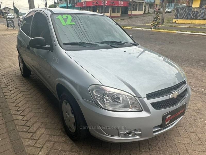 CHEVROLET - CELTA - 2012/2012 - Prata - R$ 23.900,00