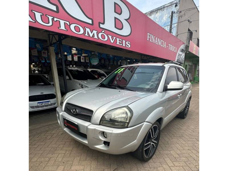 HYUNDAI - TUCSON - 2011/2011 - Prata - R$ 46.900,00
