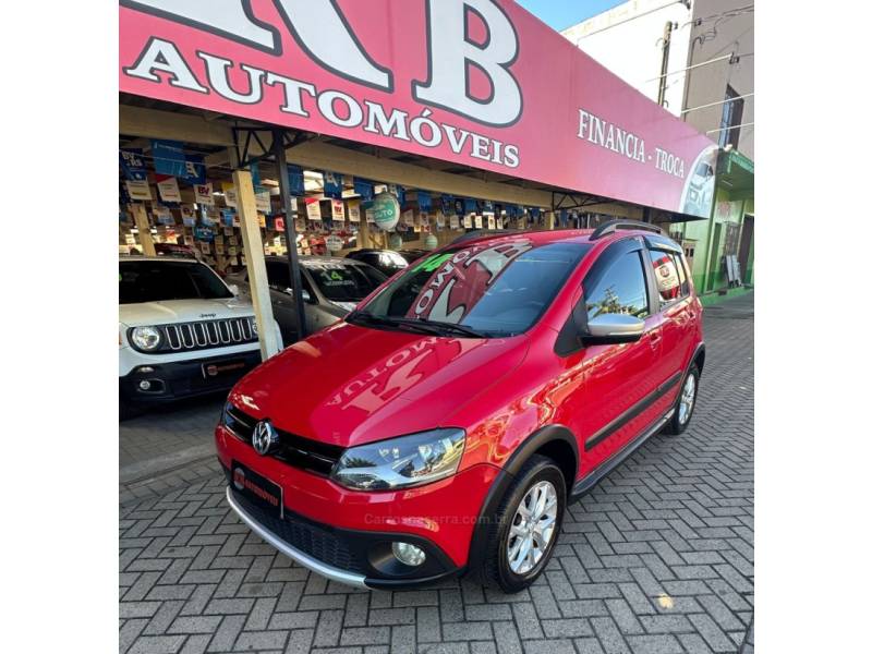 VOLKSWAGEN - CROSSFOX - 2014/2014 - Vermelha - R$ 46.900,00