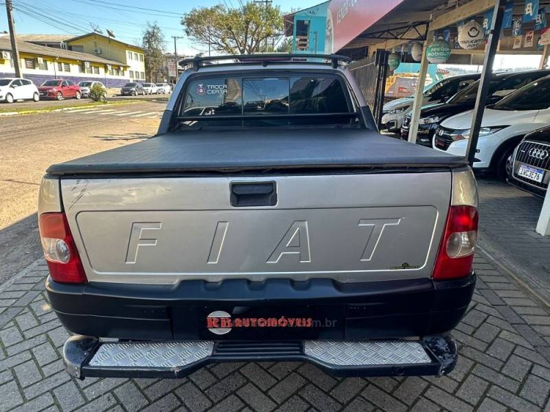 FIAT - STRADA - 2002/2002 - Cinza - R$ 28.900,00