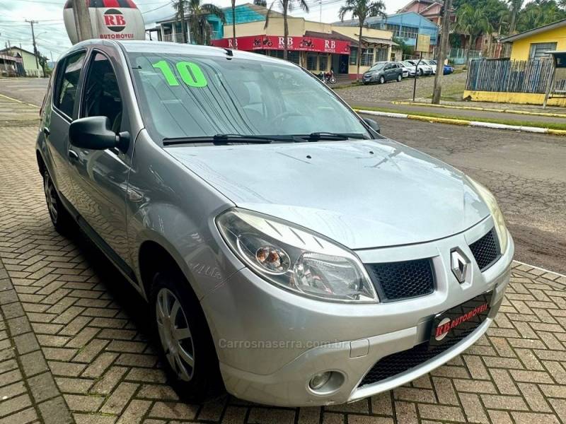 RENAULT - SANDERO - 2010/2010 - Prata - R$ 30.900,00