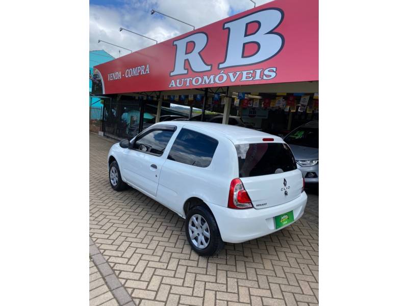 RENAULT - CLIO - 2015/2016 - Branca - R$ 32.900,00