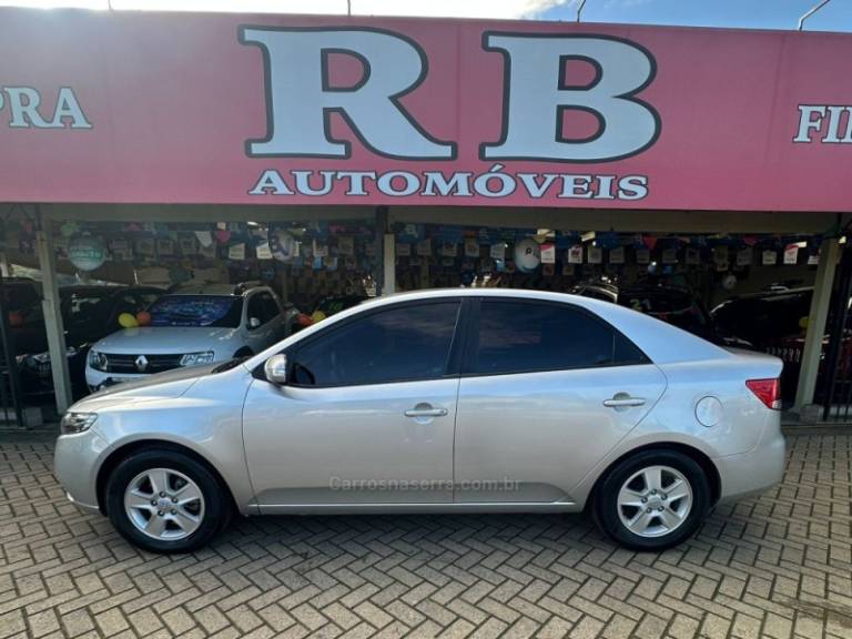 KIA MOTORS - CERATO - 2011/2011 - Prata - R$ 44.900,00