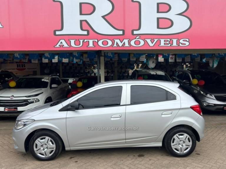 CHEVROLET - ONIX - 2016/2017 - Prata - R$ 49.900,00