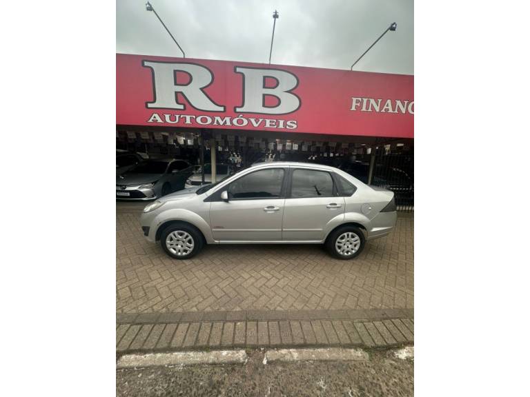 FORD - FIESTA - 2013/2013 - Prata - R$ 37.900,00