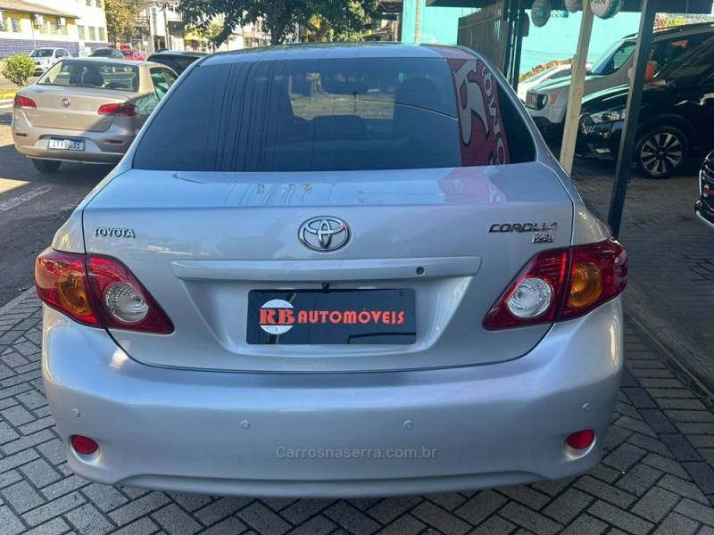 TOYOTA - COROLLA - 2010/2010 - Prata - R$ 59.900,00