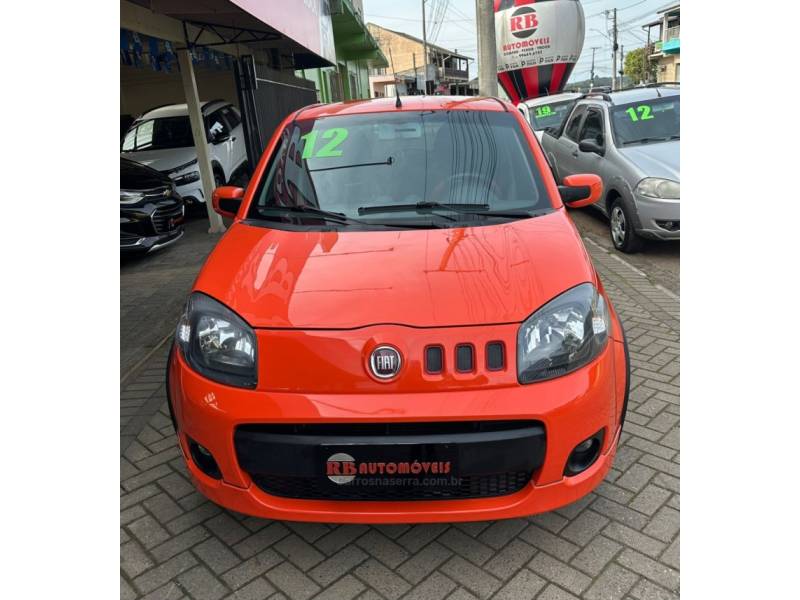 FIAT - UNO - 2011/2012 - Laranja - R$ 37.900,00