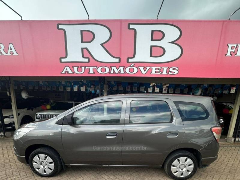 CHEVROLET - SPIN - 2013/2013 - Cinza - R$ 40.900,00