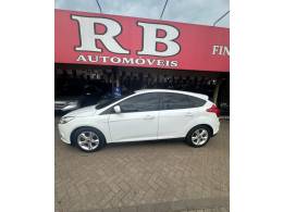 FORD - FOCUS - 2015/2015 - Branca - R$ 55.900,00