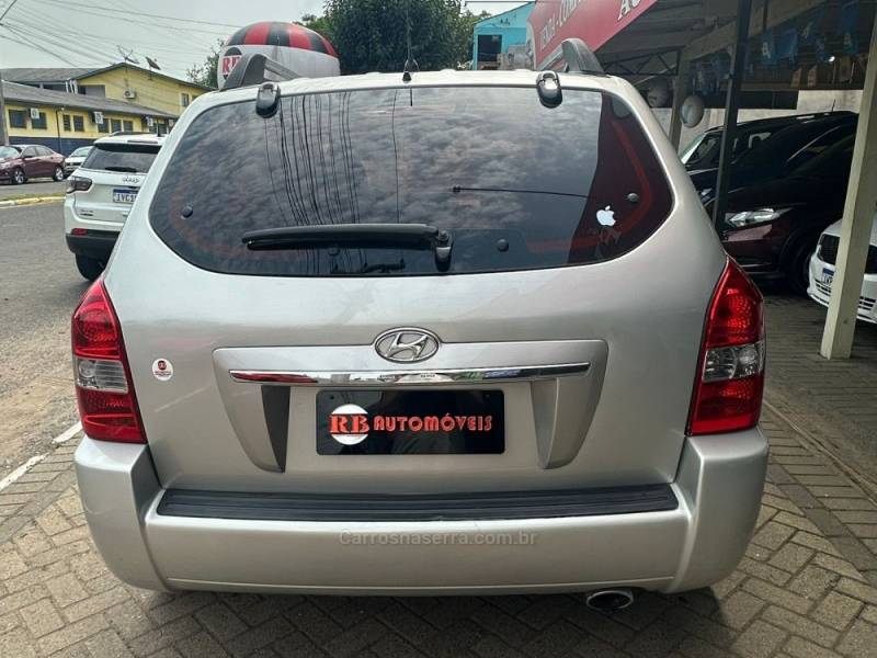 HYUNDAI - TUCSON - 2011/2011 - Prata - R$ 46.900,00