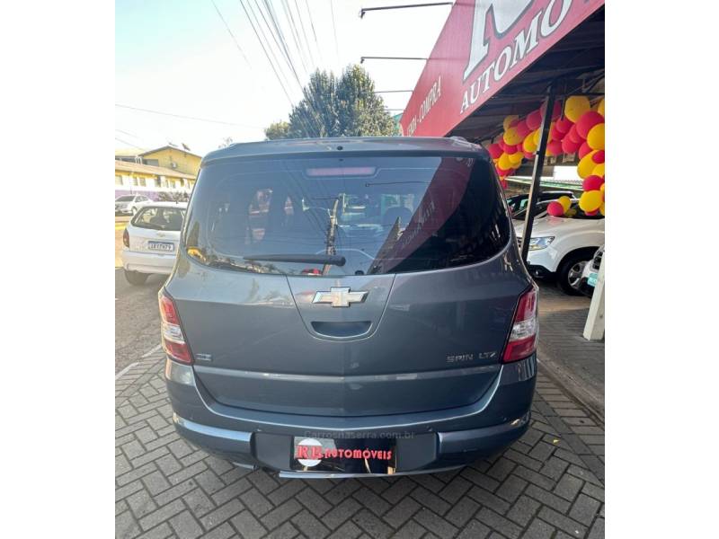 CHEVROLET - SPIN - 2014/2014 - Cinza - R$ 58.900,00