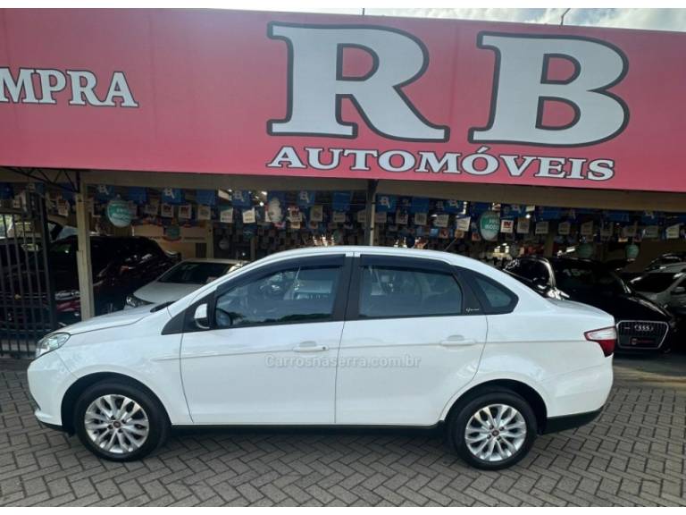 FIAT - GRAND SIENA - 2016/2017 - Branca - R$ 46.900,00