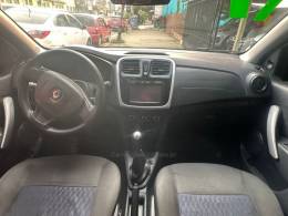 RENAULT - SANDERO - 2017/2017 - Branca - R$ 43.900,00