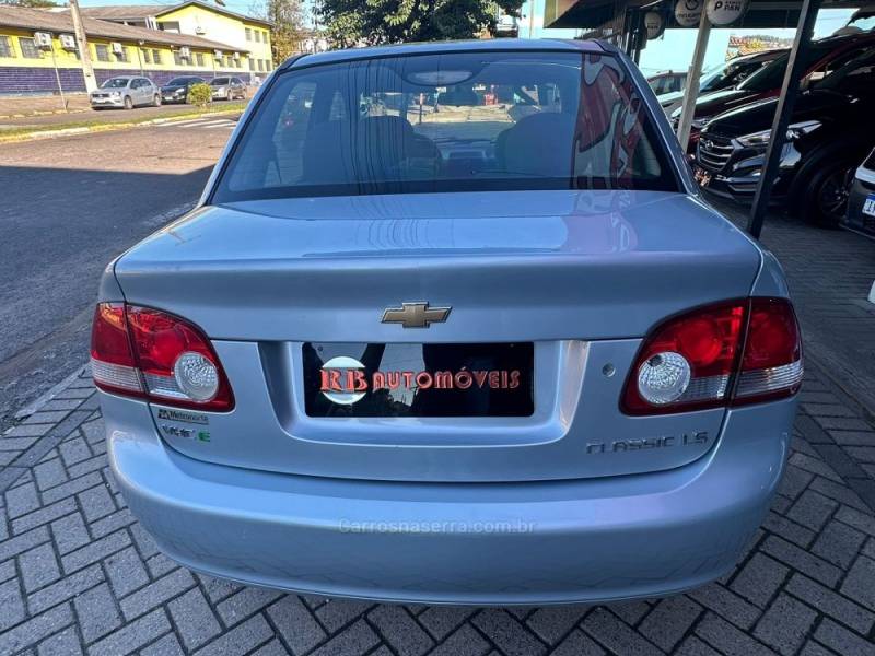 CHEVROLET - CLASSIC - 2012/2012 - Prata - R$ 27.900,00