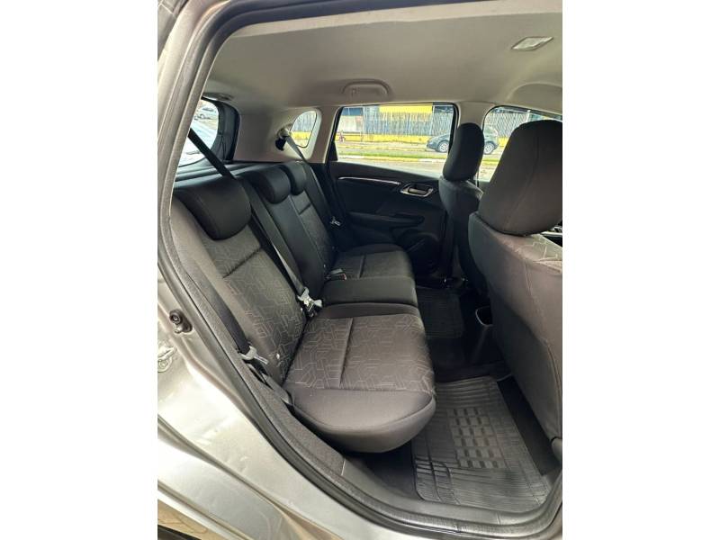 HONDA - FIT - 2014/2015 - Cinza - R$ 63.900,00