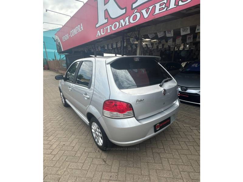 FIAT - PALIO - 2010/2010 - Prata - R$ 32.900,00