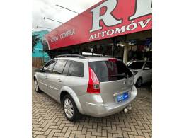 RENAULT - MÉGANE - 2011/2012 - Prata - R$ 36.900,00