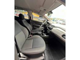 CHEVROLET - ONIX - 2016/2017 - Prata - R$ 49.900,00